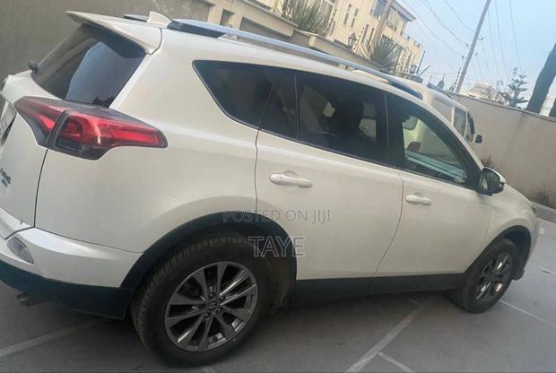 Toyota RAV4 2016 Ivory