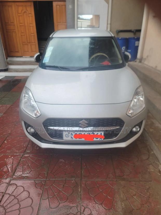 Suzuki Swift 2021 Silver