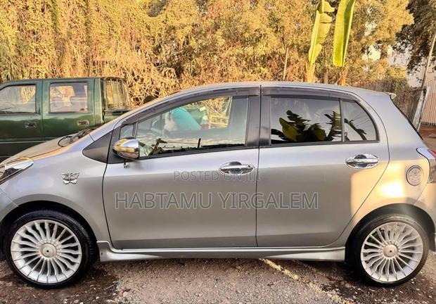 Toyota Yaris 2007 Gray