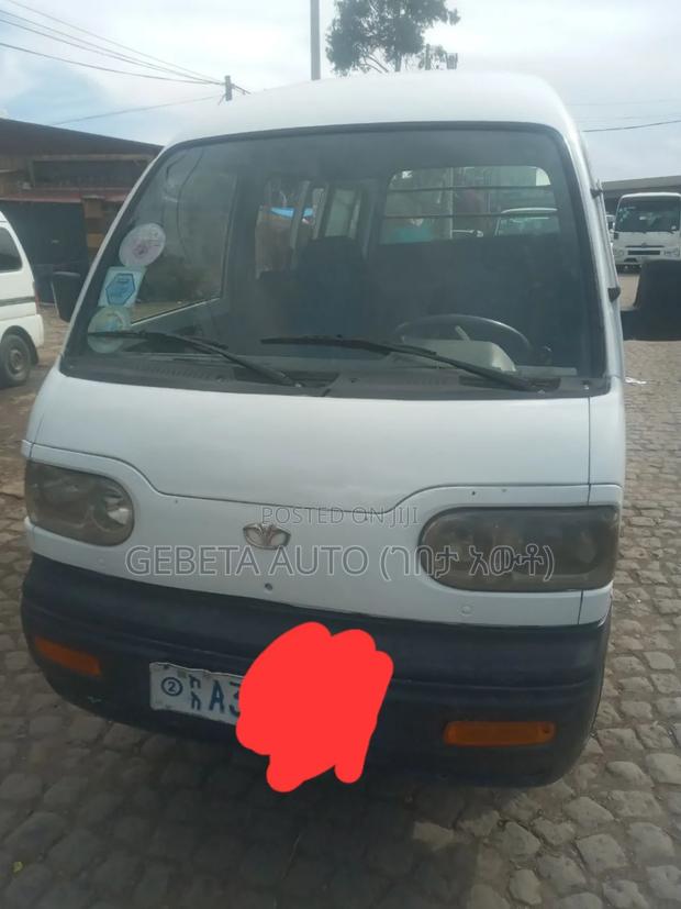 Daewoo Chairman 2006 White