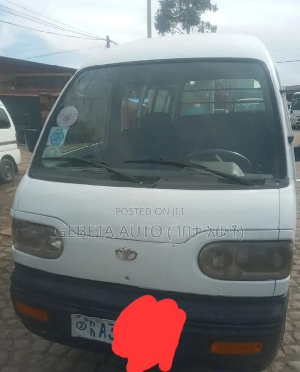 Daewoo Chairman 2006 White