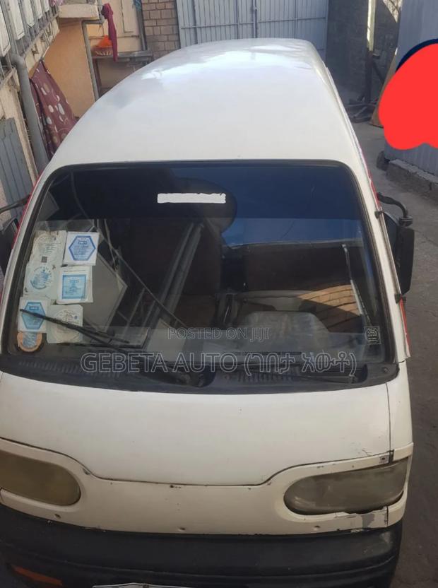 Daewoo Chairman 2006 White