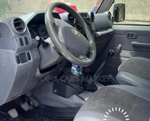 Toyota Land Cruiser 2018 White