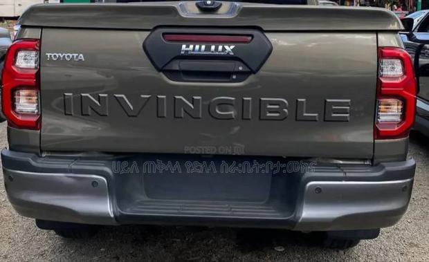 New Toyota Hilux 2023 Green