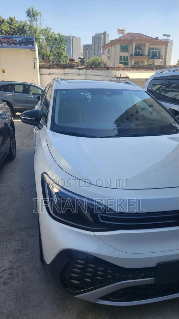 Volkswagen ID.6 2022 White