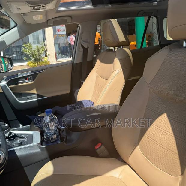 Toyota RAV4 2020 Green