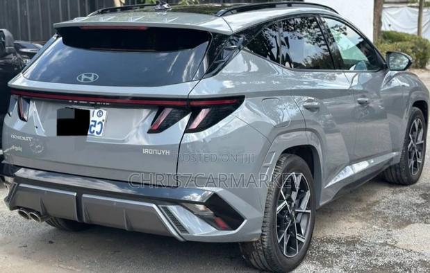 Hyundai Tucson SE 2024 Gray