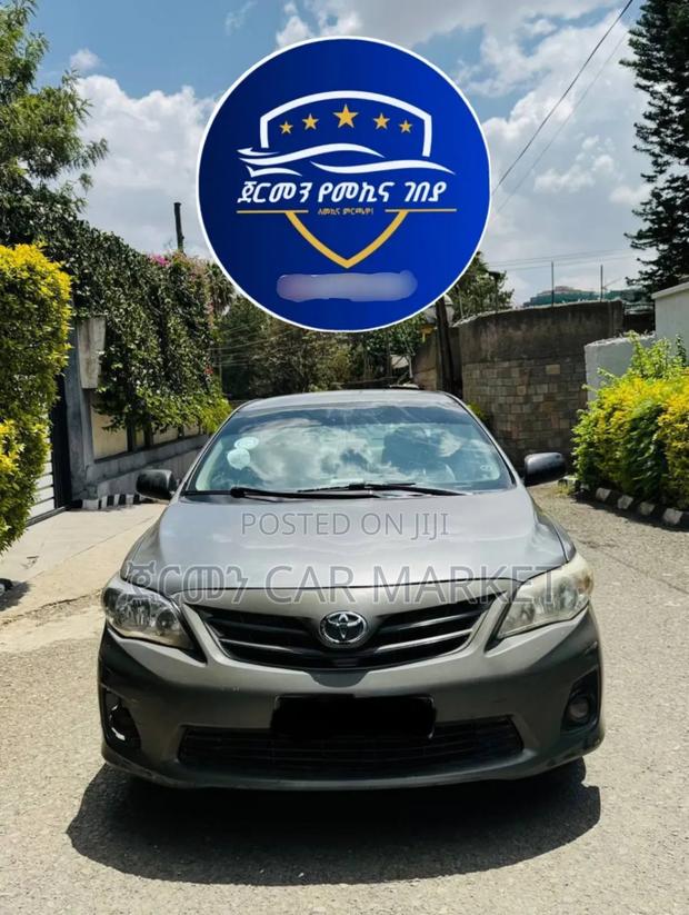 Toyota Corolla 2010 Gray