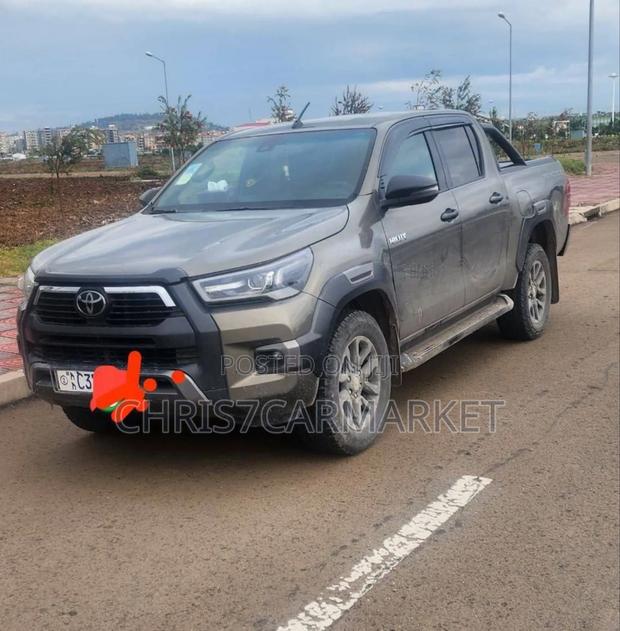 Toyota Hilux Revo Double Cab Deisel 2.8 RWD 2022 Green