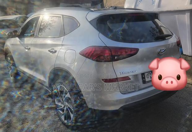 Hyundai Tucson 2018 Gold