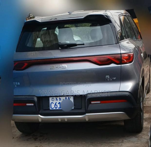 BYD Yuan Up 2025 Gray
