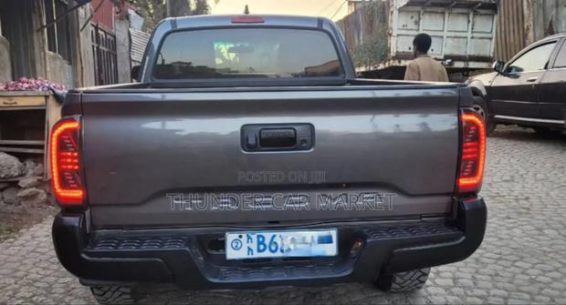 Toyota Tacoma 4dr Double Cab 2016 Gray