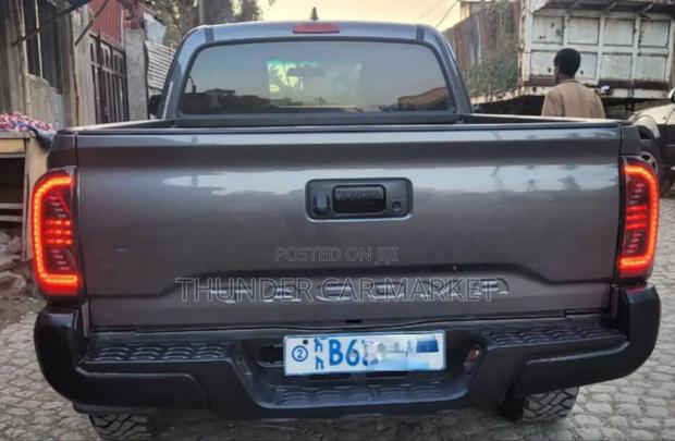 Toyota Tacoma 4dr Double Cab 2016 Gray