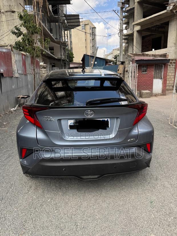 Toyota C-HR 2021 Blue