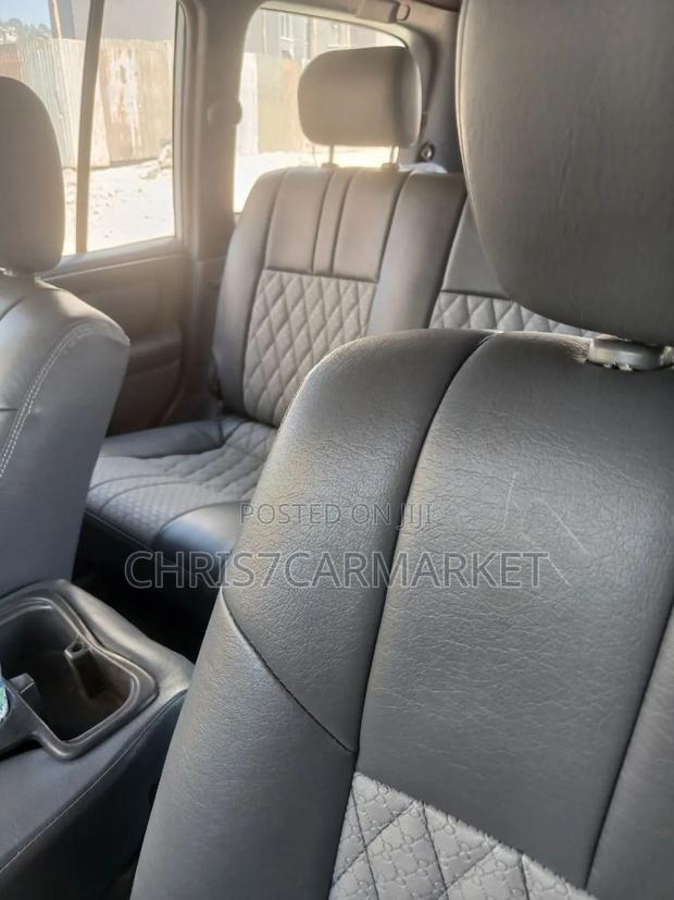 Toyota Land Cruiser 4x4 2005 White