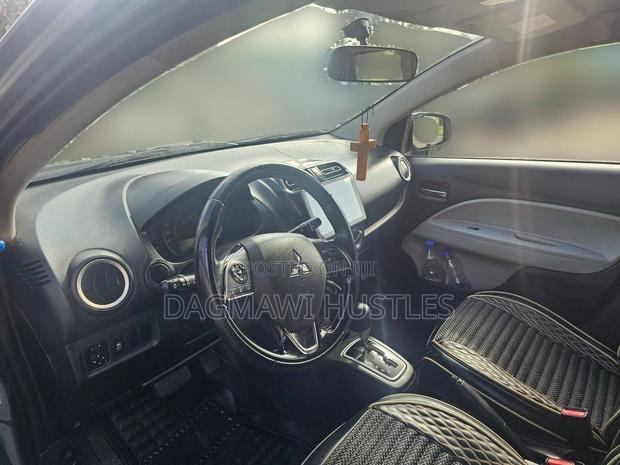 Mitsubishi Attrage 2021 Gray