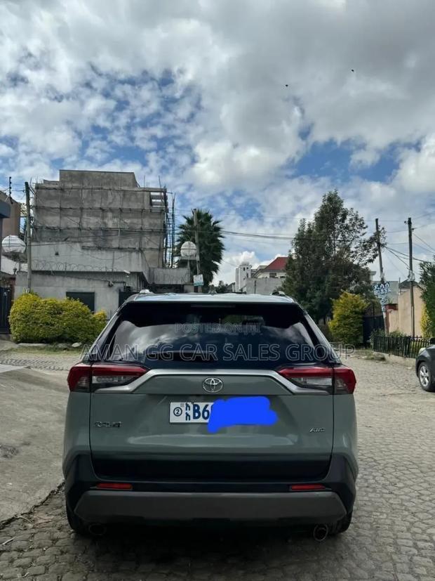 Toyota RAV4 2020 Green