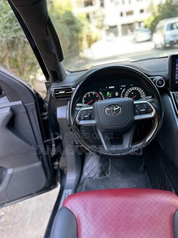 Toyota Land Cruiser 2022 Black