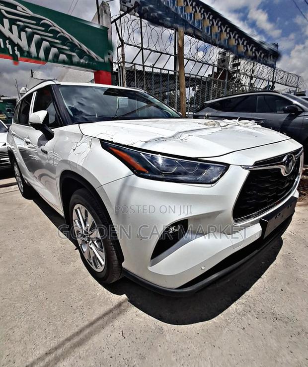 New Toyota Highlander Hybrid 2024 White