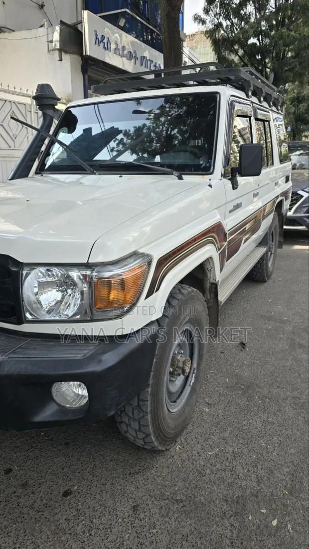Toyota Land Cruiser 2015