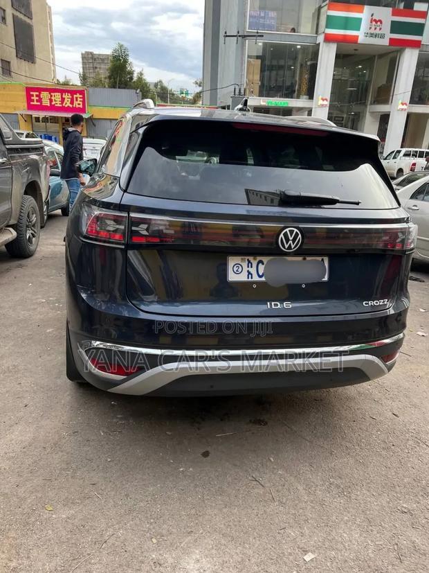 Volkswagen ID.6 2022 Blue