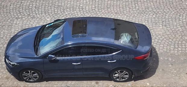 Hyundai Avante 2016 Blue