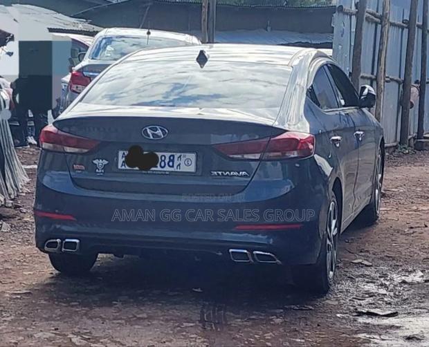 Hyundai Avante 2016 Blue