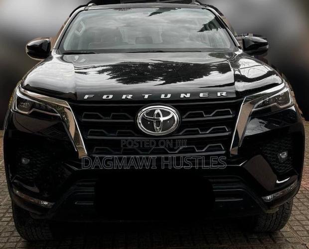 Toyota Fortuner 2.7 AWD 2022 Black