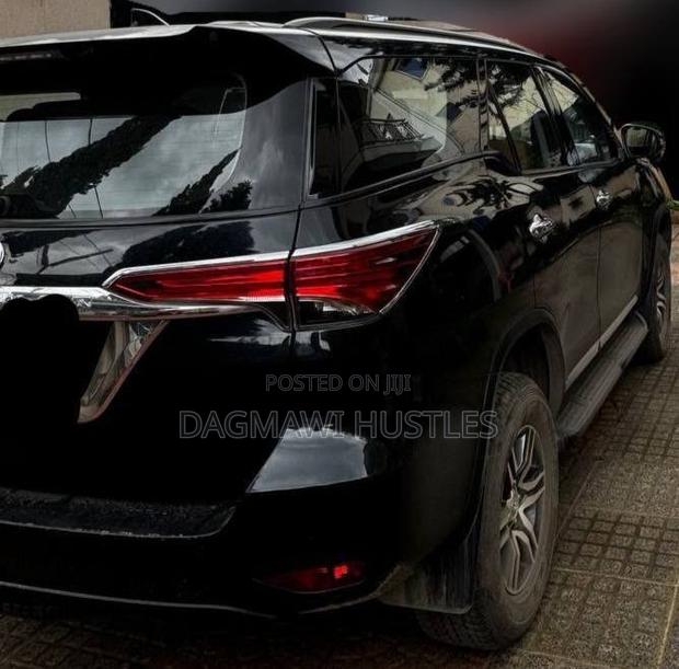 Toyota Fortuner 2.7 AWD 2022 Black