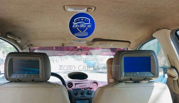 Toyota Platz 2005 Silver