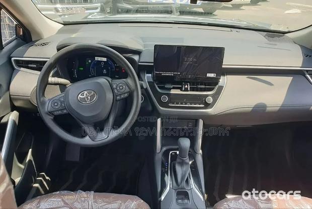 New Toyota Corolla Cross 2024 Gray