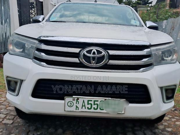 Toyota Hilux 2016 White