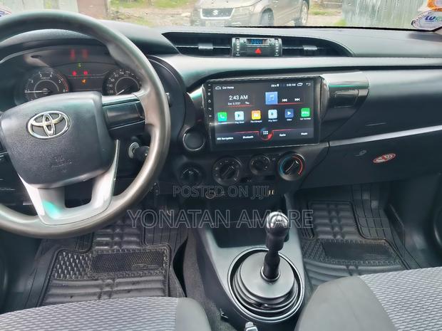 Toyota Hilux 2016 White