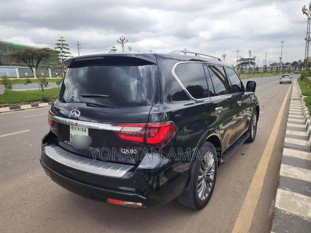 Infiniti QX80 2022 Black
