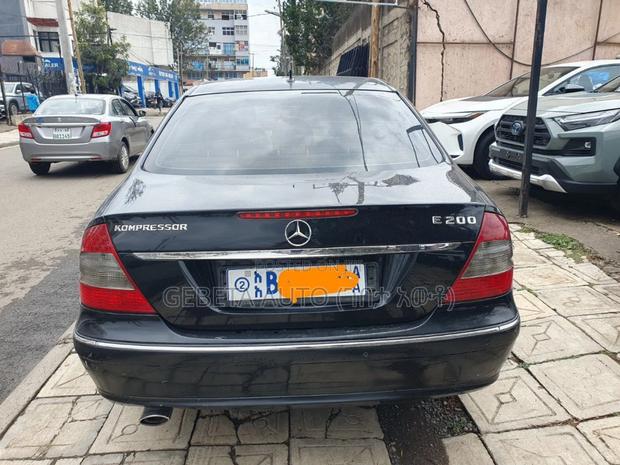 Mercedes-Benz E200 2008 Black