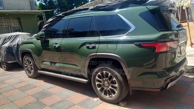 Toyota Sequoia 2023