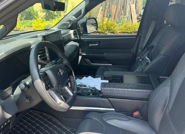 Toyota Sequoia 2023