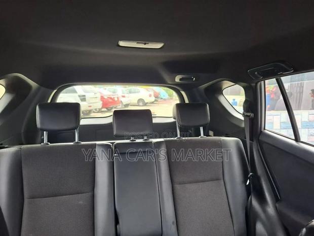 Toyota RAV4 2018 Gray