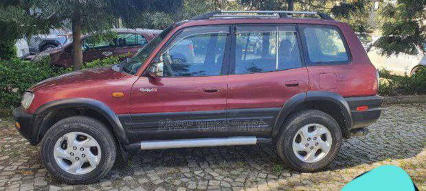 Toyota RAV4 1997 Red