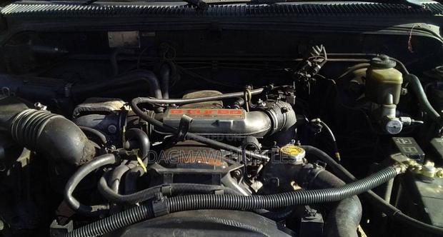 Toyota Hilux 1999 Green