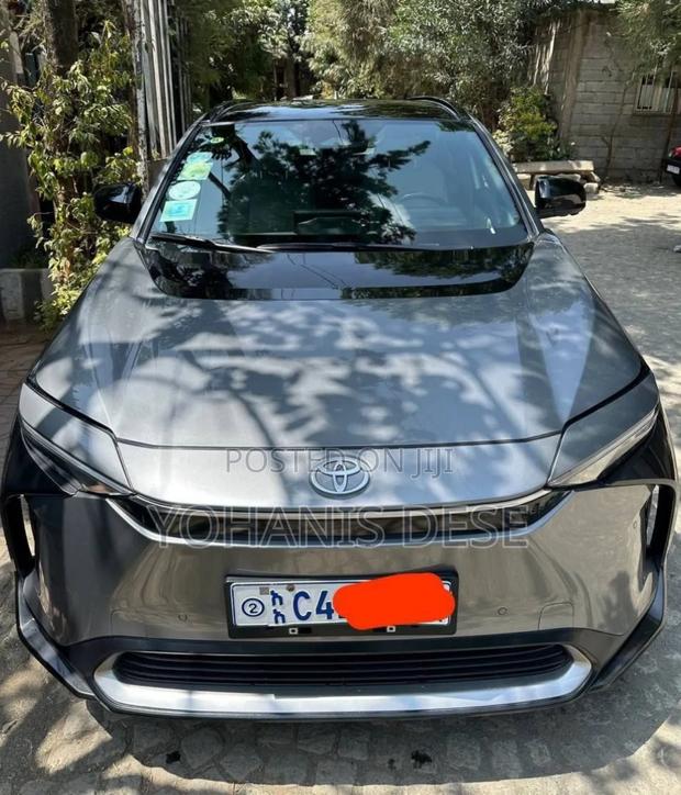 Toyota bZ4X 2023 Silver