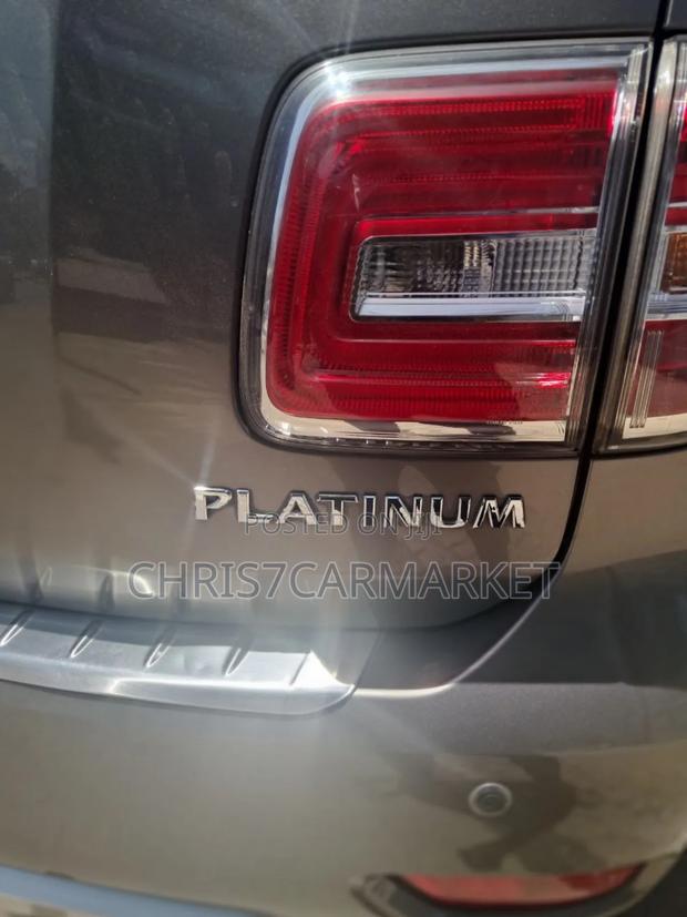 Nissan Patrol 2017 Gold