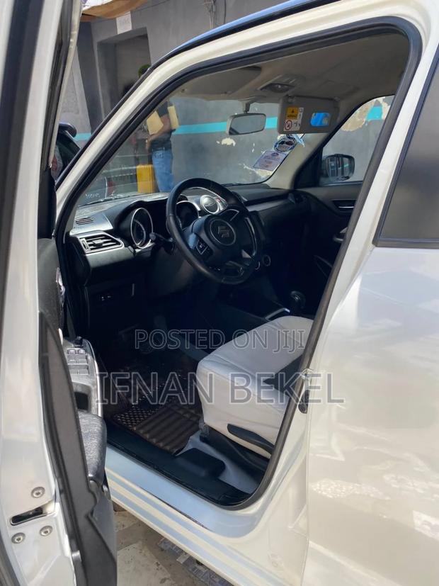 Suzuki Swift 2022 White