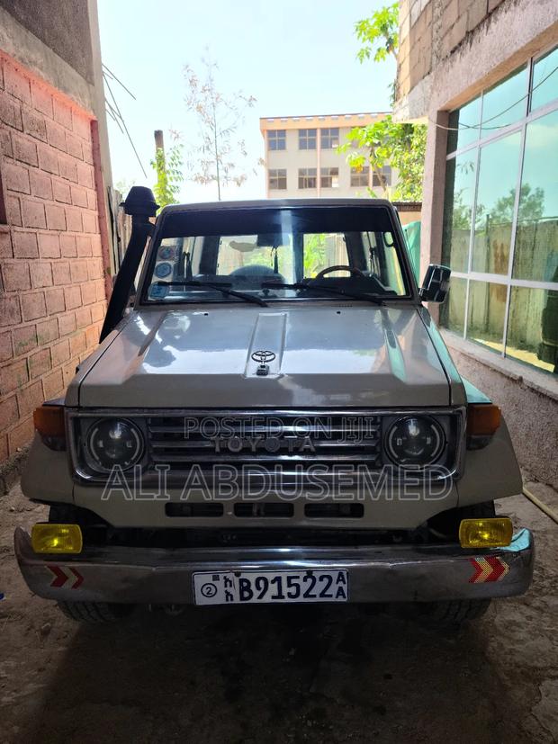 Toyota Land Cruiser 90 1997 Beige