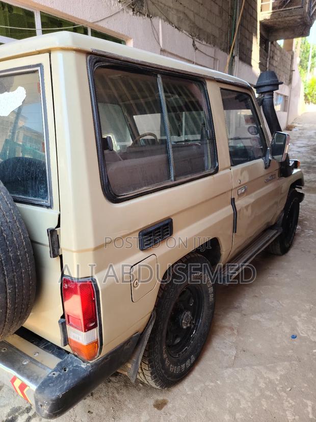 Toyota Land Cruiser 90 1997 Beige