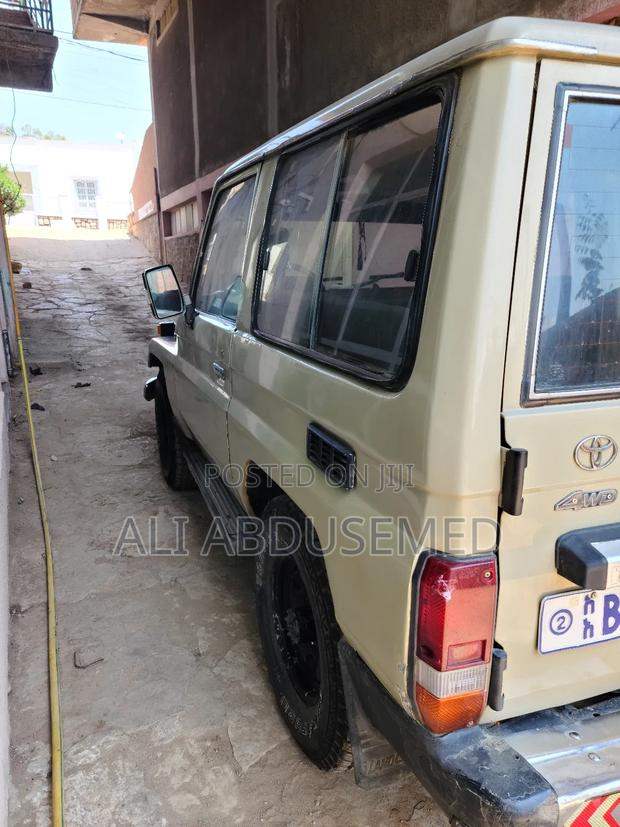 Toyota Land Cruiser 90 1997 Beige