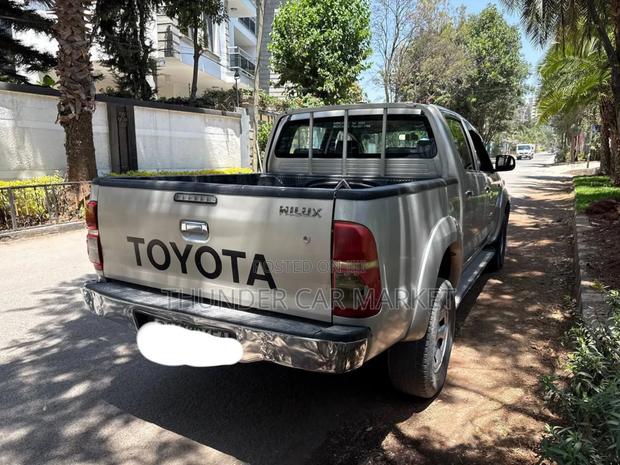 Toyota Hilux 2014 Gold