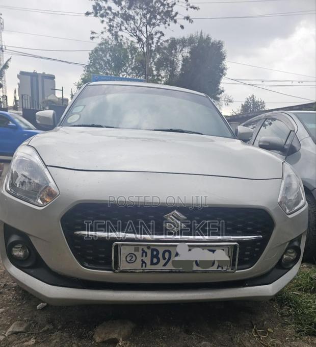 Suzuki Swift 2021 Silver