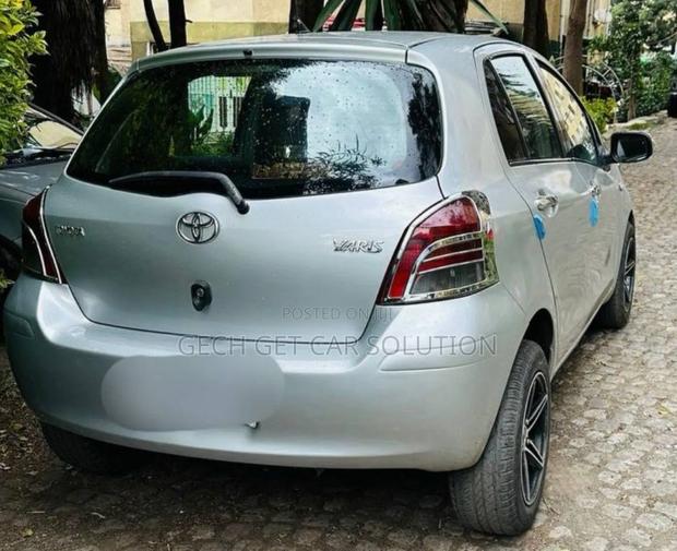 Toyota Yaris 2009 Silver