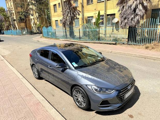 Hyundai Avante 2017 Silver